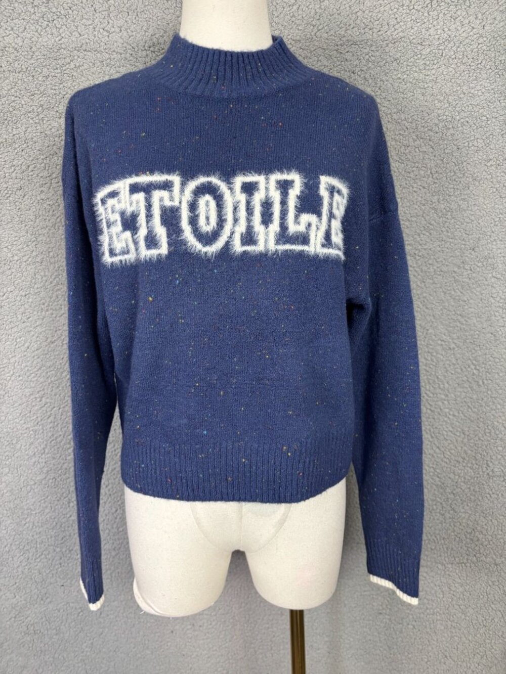 Hooked up Juniors Etoile Eyelash Crewneck Sweater - Navy - Size Small NWT's.